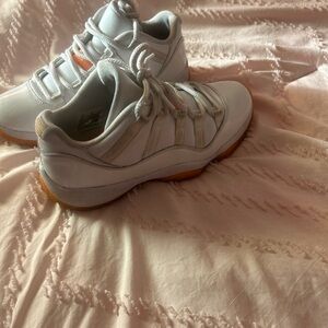 Citrus Jordan 11 Sneakers